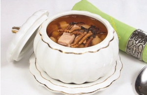 虫草老鸭汤